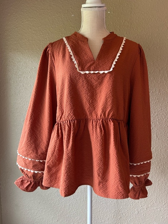 JODIFL Tops - NWT Jodifl XL Rust Textured Peplum Blouse Scallop Trim Puff Sleeve Top
